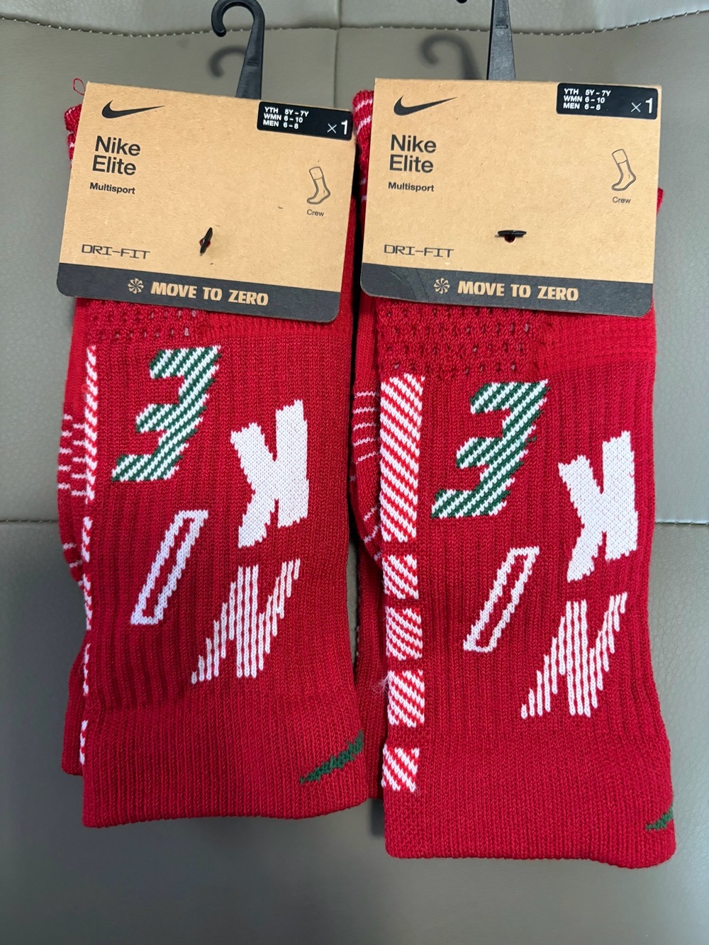 BNWT NIKE ELITE 2.0 X-MAS HOLIDAY CREW SOCKS 2 PAIRS #HV6888-687 US MEDIUM (M)